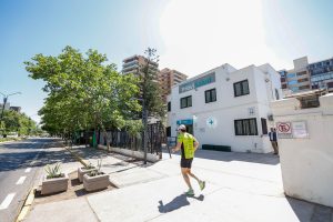Farmacia Los Leones tiene nuevos días y horarios de atención