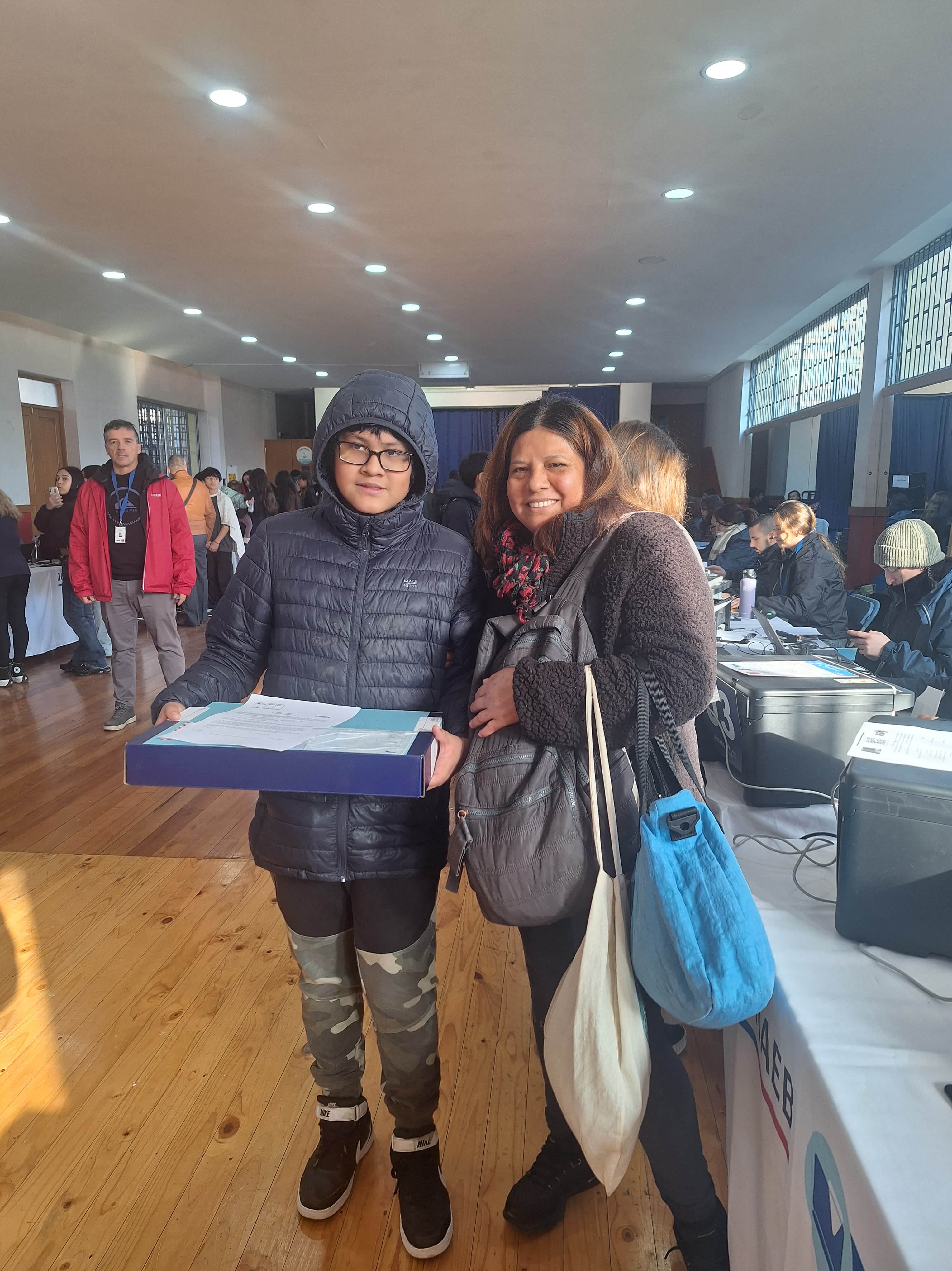 Estudiantes de Providencia recibieron sus notebooks correspondientes a las Becas Tics 2025