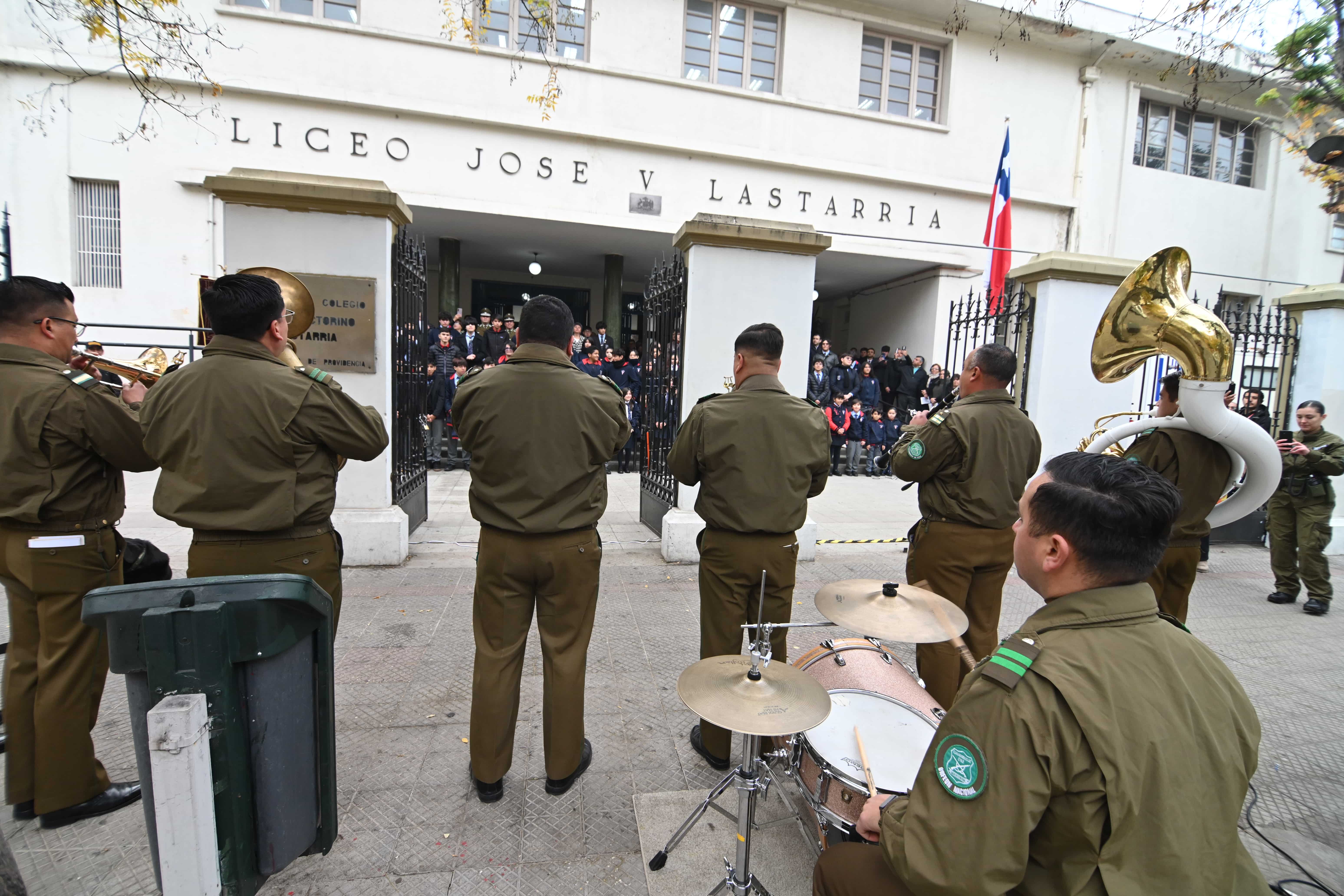 Orfeón de Carabineros conmemora los 113 años del Liceo José Victorino Lastarria
