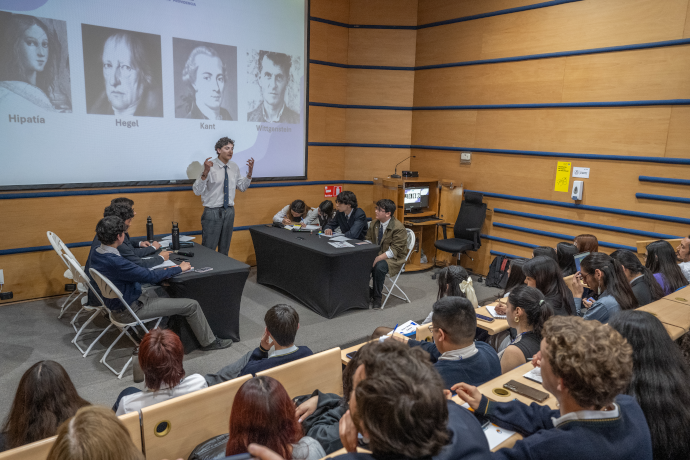 Cientos de estudiantes dieron vida al 1° Torneo Interescolar de Debate de la comuna