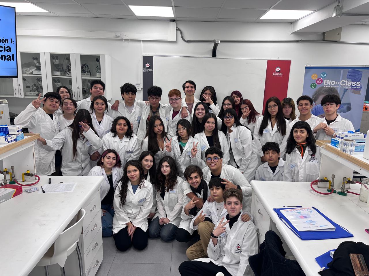 Más de 30 estudiantes dan vida a la Academia de Biociencias en Providencia 2025