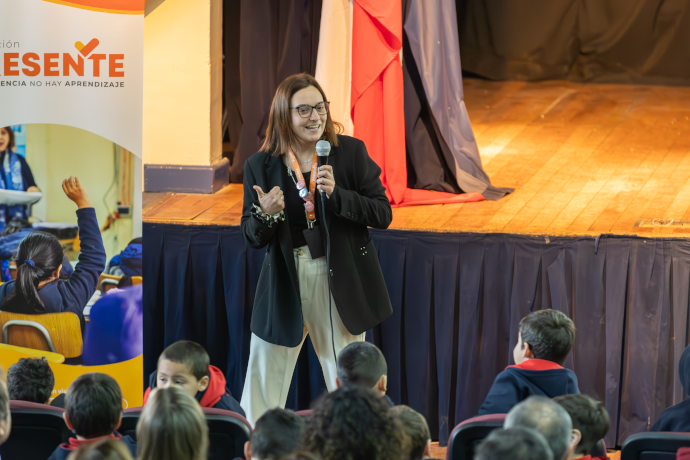 Providencia presenta iniciativa para enfrentar ausentismo escolar