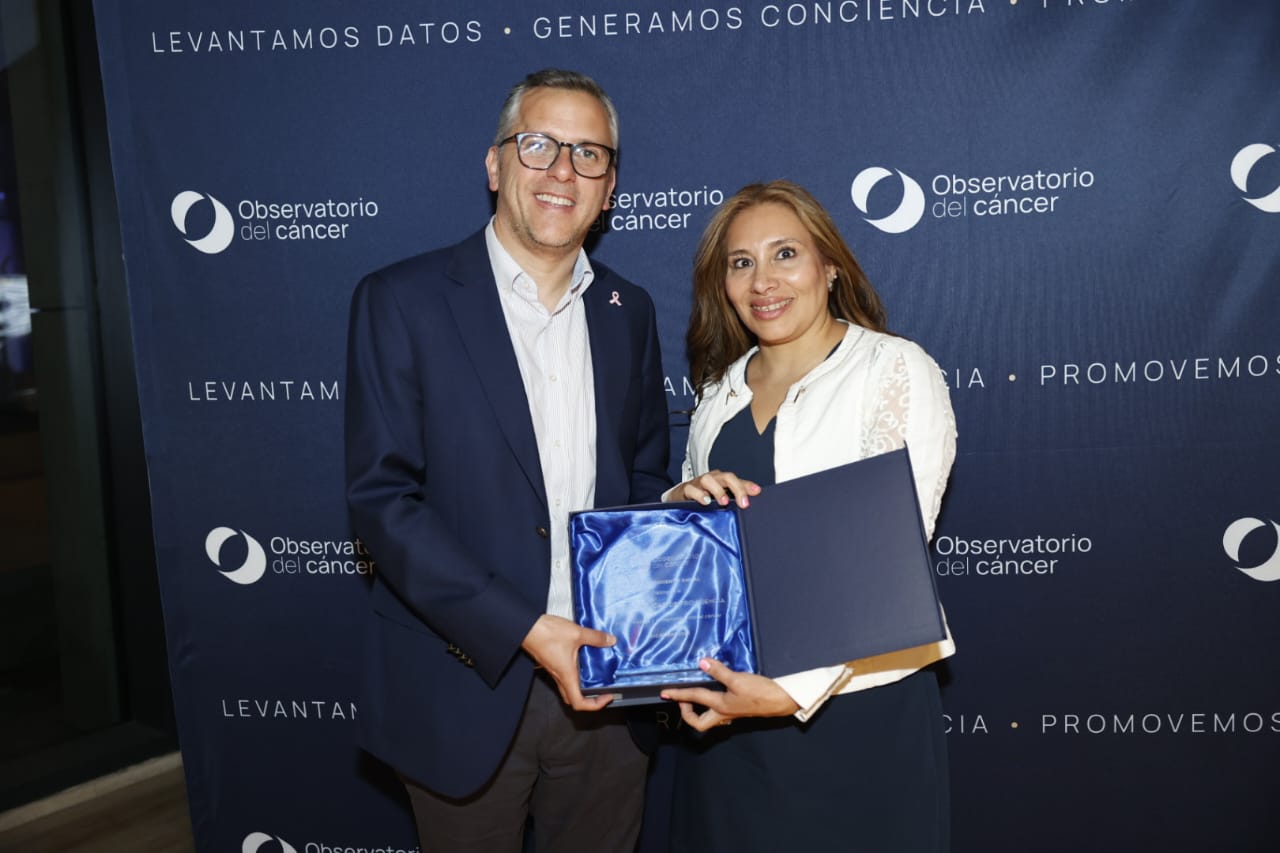 Providencia recibe reconocimiento por su labor de concientización frente al cáncer