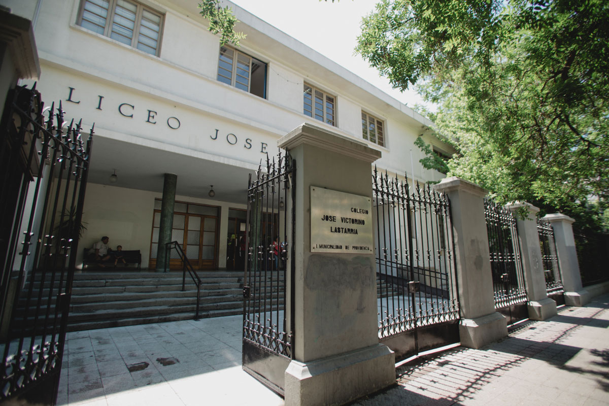 Escuelas y liceos municipales