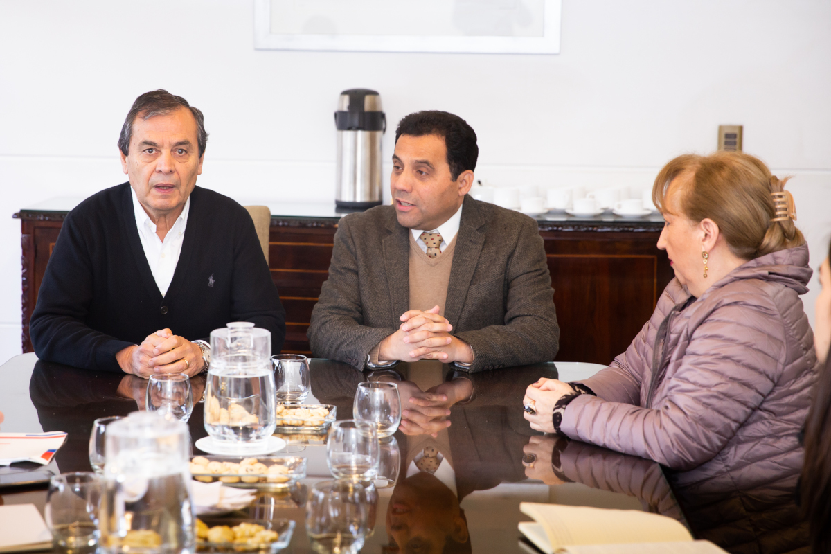 Dirección de Educación firma convenio con la ACHS para implementar programa “Segurito va a clases”