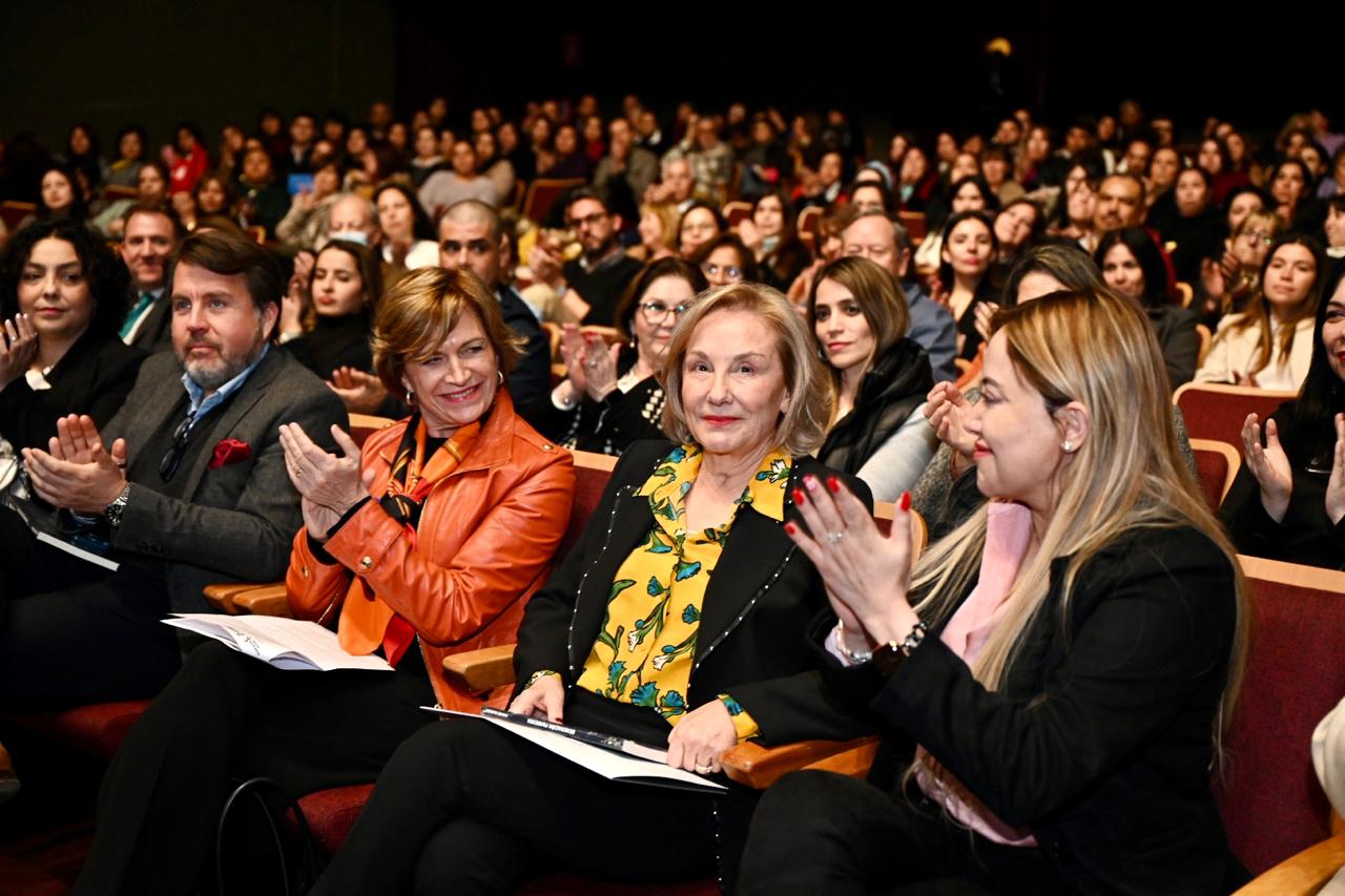Vecinos y docentes de Providencia participaron de charla de la destacada profesora nacional Francisca Elgueta