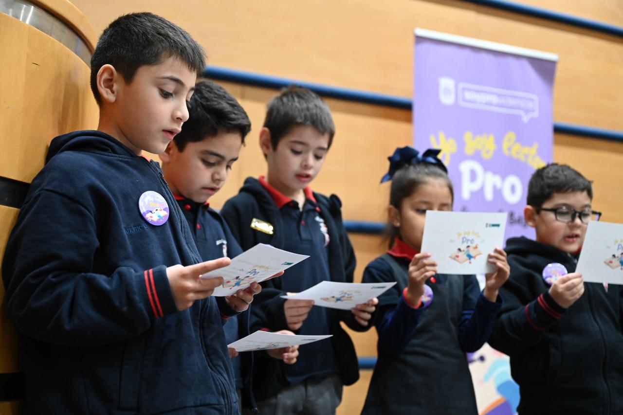 Alumnos de 1° básico fueron reconocidos por ya saber leer a su corta edad