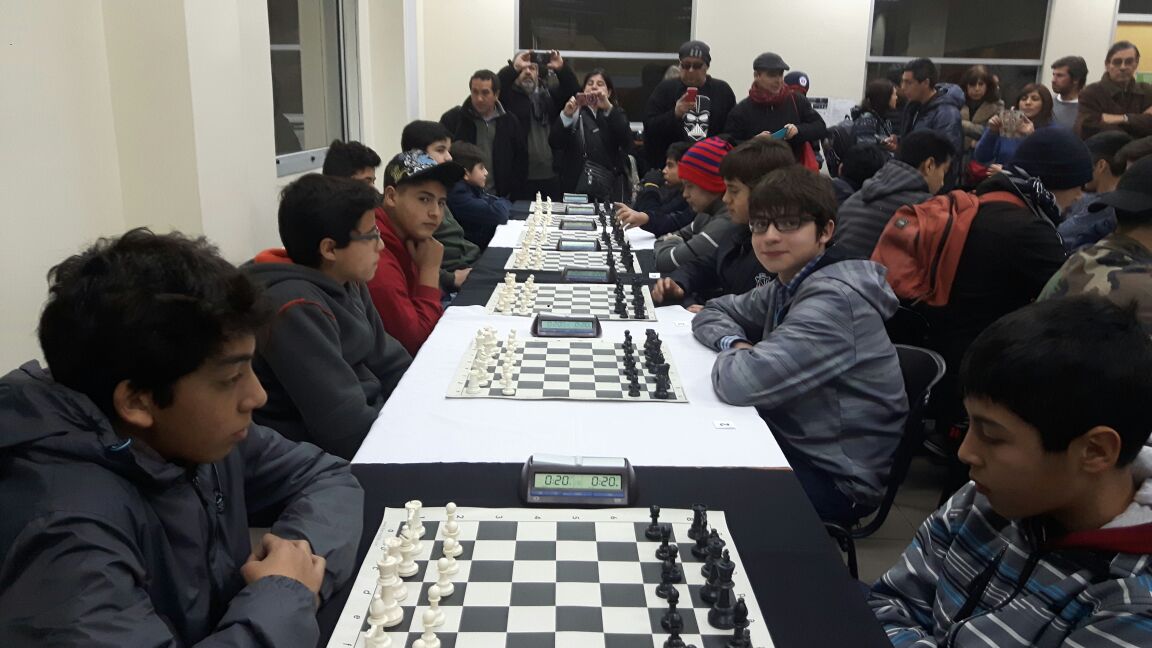 Lastarrino clasifica a torneo nacional de ajedrez